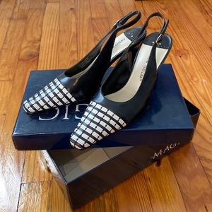 Open back leather pumps